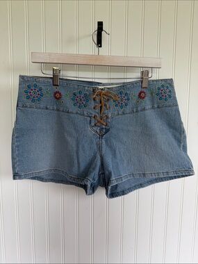 Joe Boxer Y2K Floral Embroidered Jean Shorts Juniors Size 15 Boho, Hippie, Party